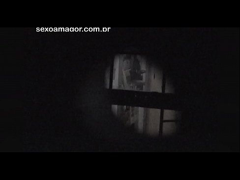 ❤️ Blondina este filmată în secret de un voyeur din cartier ascuns în spatele unor cărămizi goale at ro.poliglass34.ru ❌