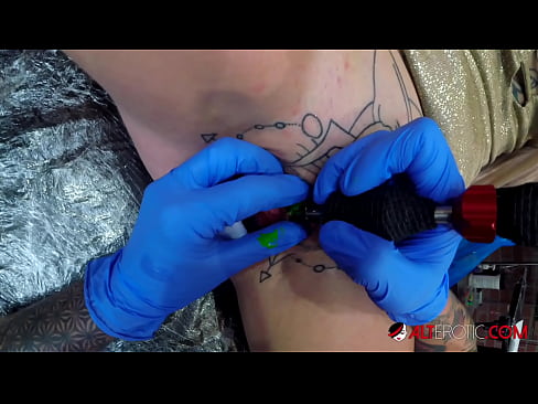❤️ Sully Savage, o bunăciune extrem de tatuată, și-a făcut un tatuaj pe clitorisul ei at ro.poliglass34.ru ❌